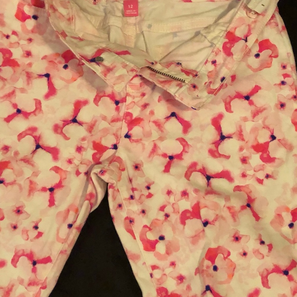Girls size 14; Children’s Place floral pants.